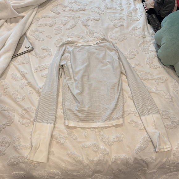 Swiftly Tech Long-Sleeve Shirt 2.0 (Hip Length) - Picture 4 of 6